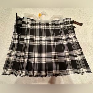 No Boundaries Juniors’ Plaid Pleated Mini Skirt Size L 11-13 New With Tags